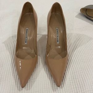 Manolo Blahnik Nude Pumps